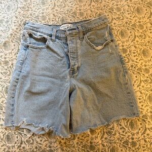 Abercrombie 7” Dad Short High Rise